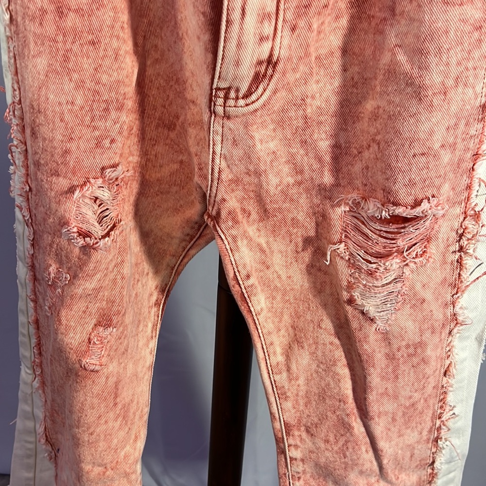 Acid washed distressed denim jeans. - Picture 6 of 6